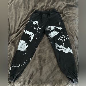 Iron-willed sweatpants